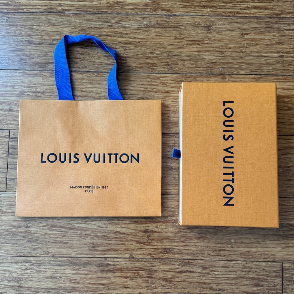 Louis Vuitton Wallet/Small Leather Good Packaging